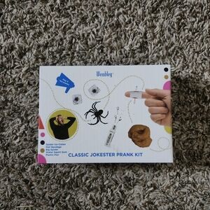 Wembley Classic Jokester Prank Kit - Spider Cubes Gum Finger‎ Dog Doo